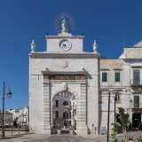 Il nostro itinerario parte da Porta Baresana, rinascimentale accesso alla citt� per chi veniva da Bari